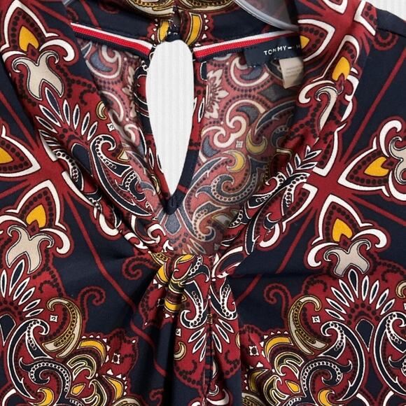 Tommy Hilfiger Shirt Women SZ M Blue Red Tile Medallion Twist V Neck Sleeveless - Picture 2 of 12